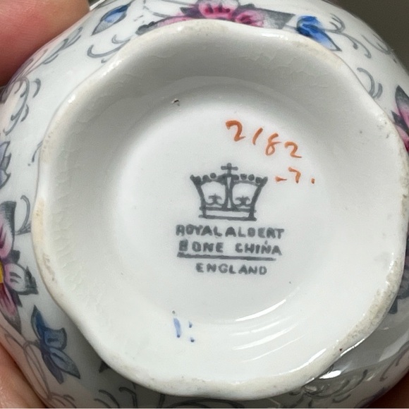 Royal Albert “Kendal Series” teacup and saucer bone china England 1940’s - Picture 9 of 13